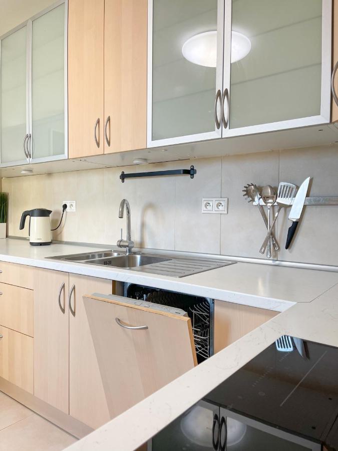 City Center 2 Bedroom A/C Apartment Bratislava Buitenkant foto